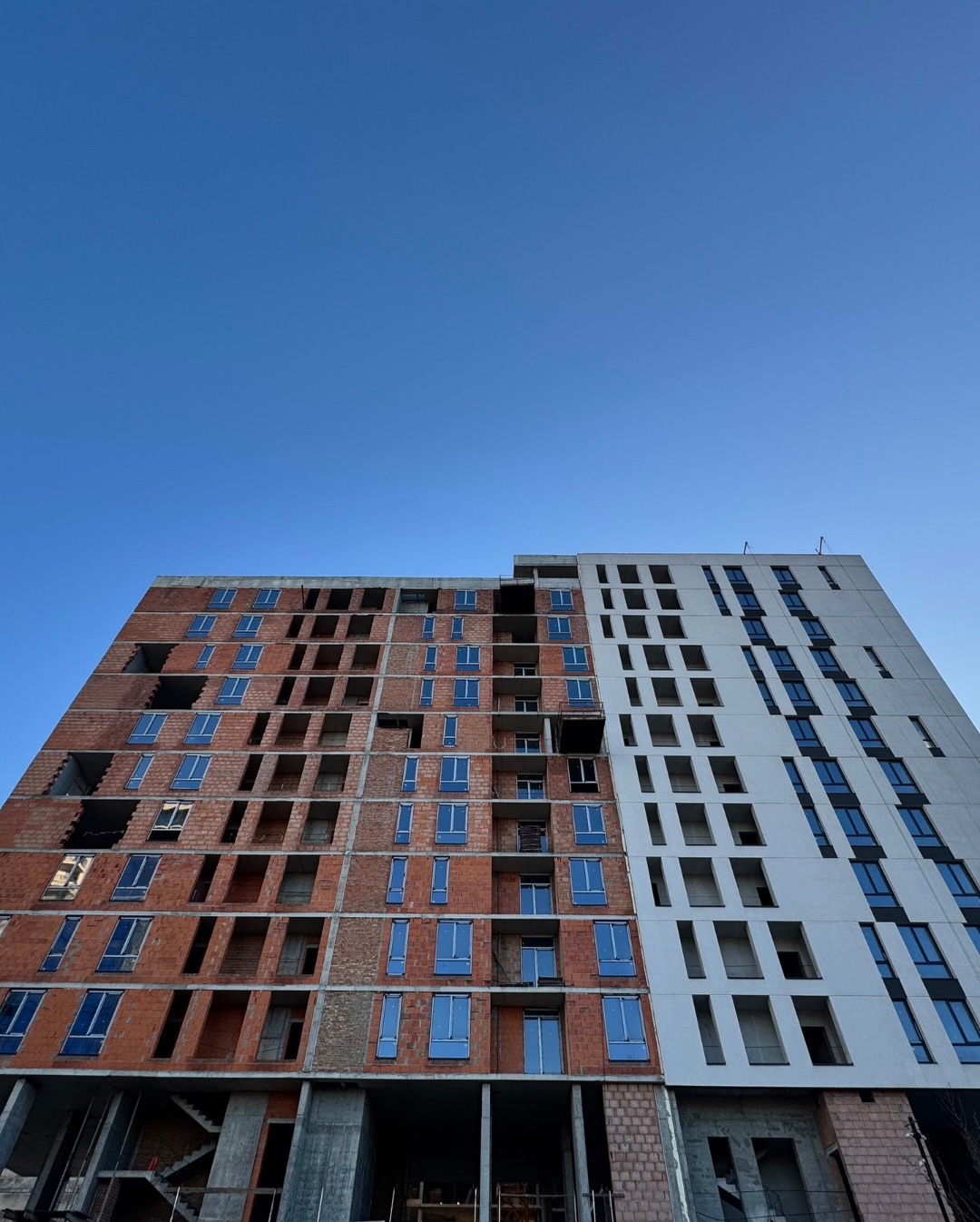 ЖК Lakeview — прогрес будівництва, грудень 2025, початок зведення стін